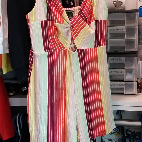 Colorful tank - Picture 2 of 4